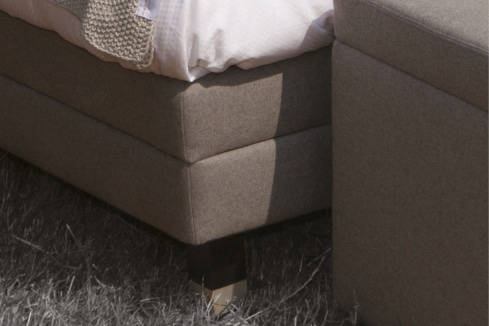 pieds de lit ambiance traditionnelle